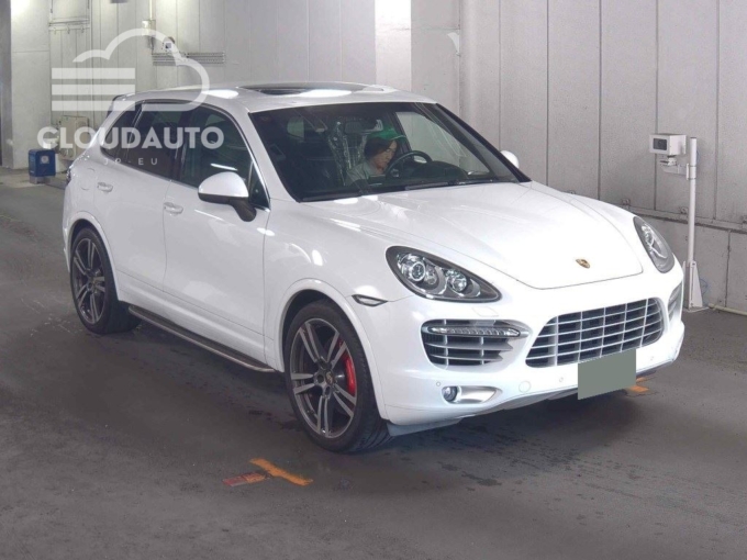2013 Porsche CAYENNE